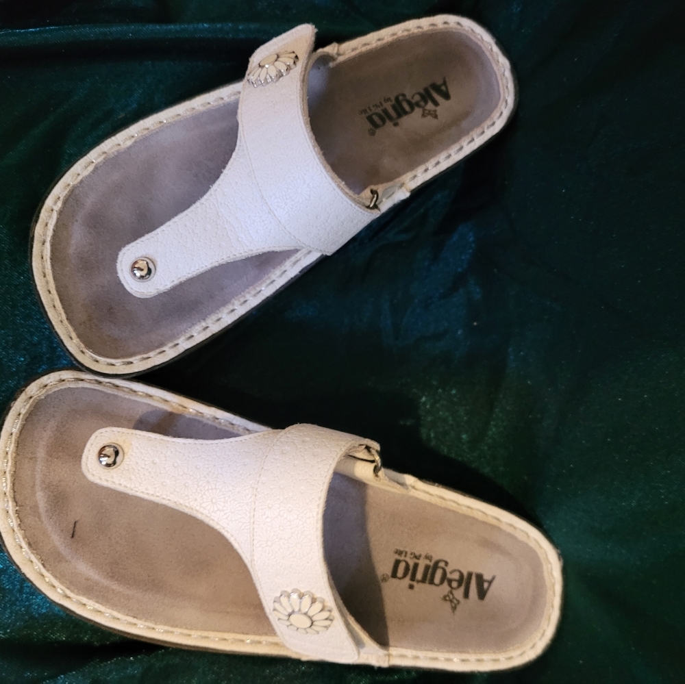 Alegria  Sandals SIZE  38 (8/8.5)